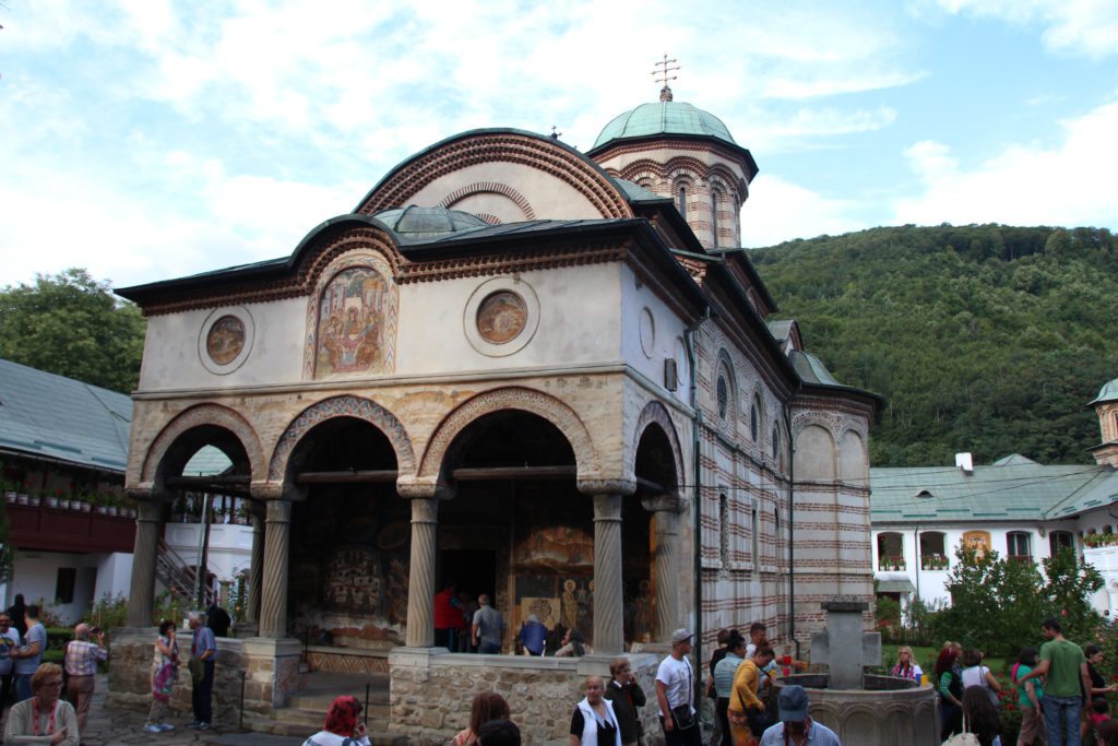 Monasterio Cozia exterior