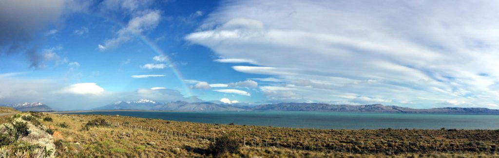 Panoramica Lago El Calafate con arcoiris