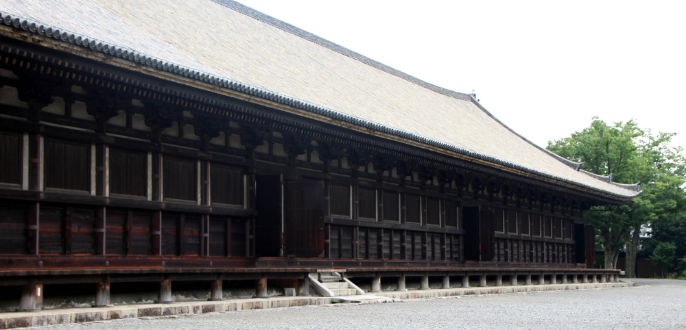 Templo Sanjusangendo, exterior