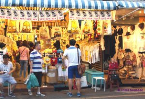 mercado Chatuchak - parada ropa