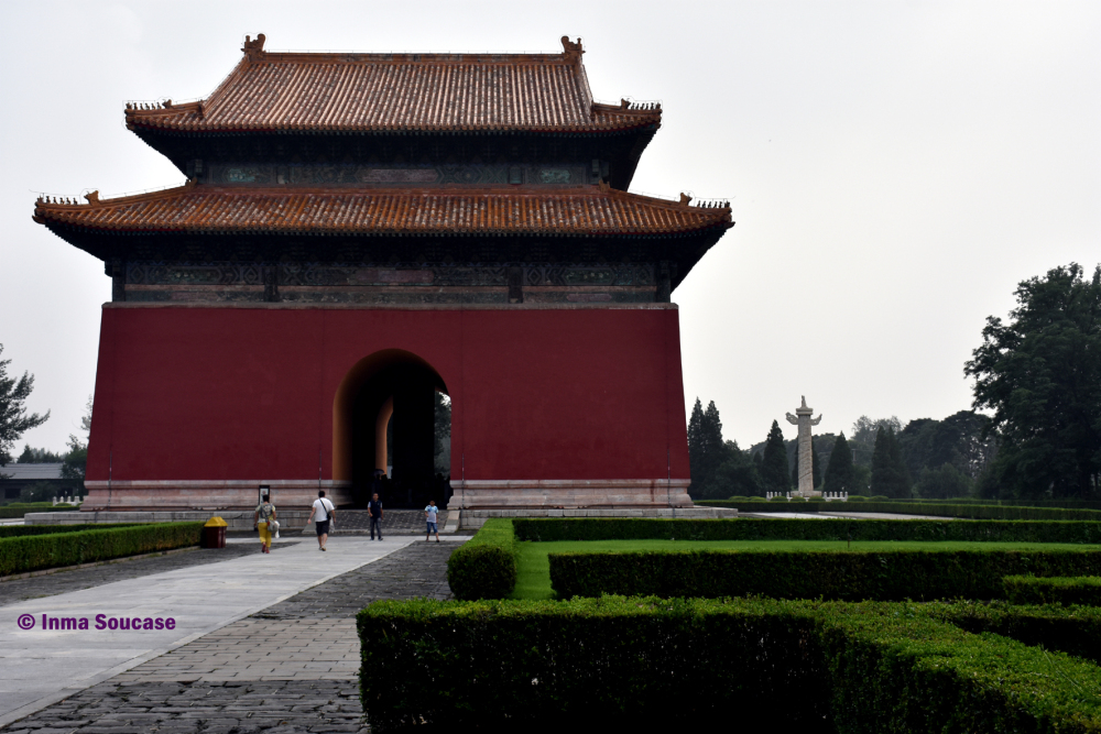 camino-sagrado-gran-puerta-roja-pekin-china