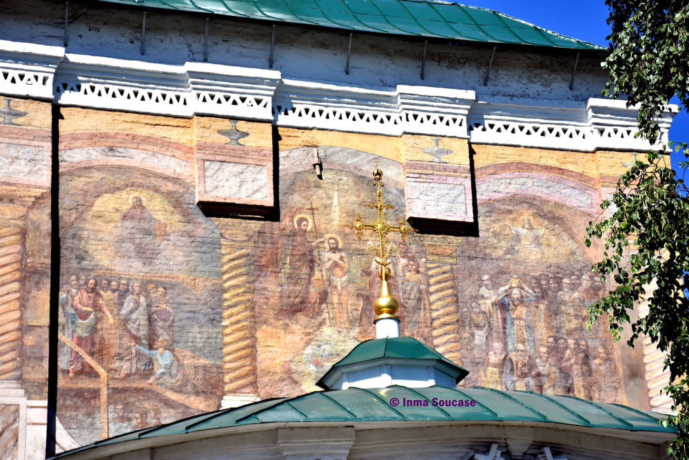 la-iglesia-del-salvador-irkutsk-fresco-exterior