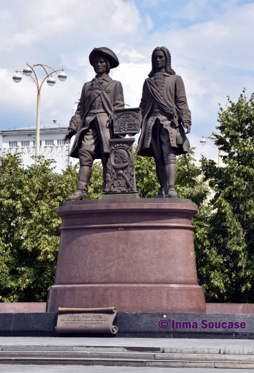 monumento-fundadores-ekaterimburgo