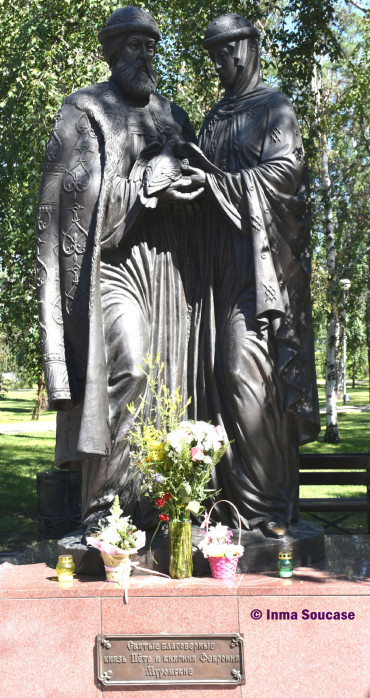 monumento-santos-esposos-peter-and-fevronia-irkutsk
