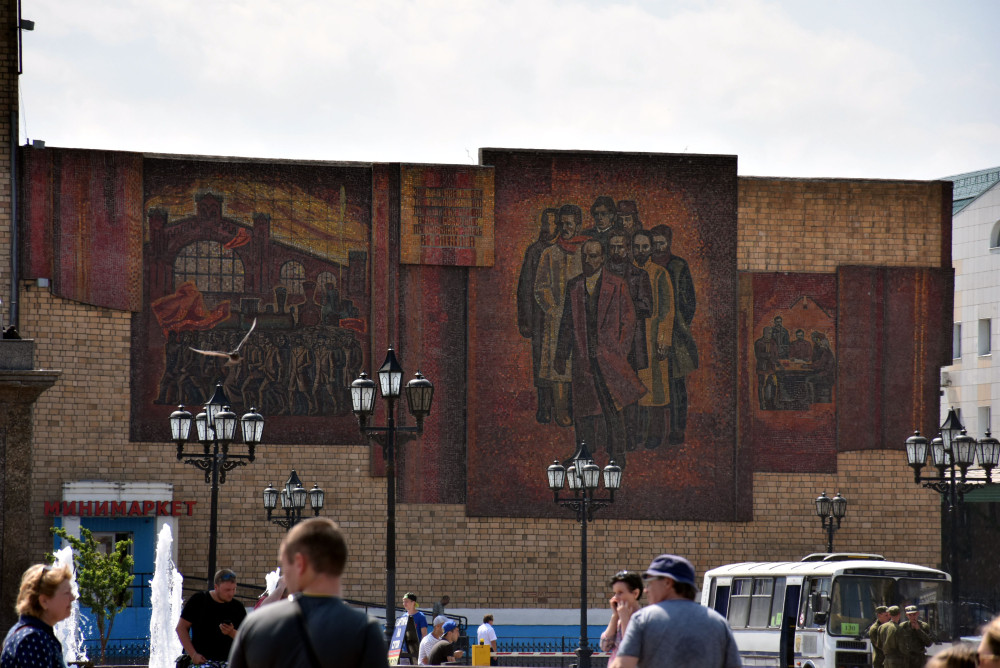 mural-comunista-estacion-krasnoyarsk