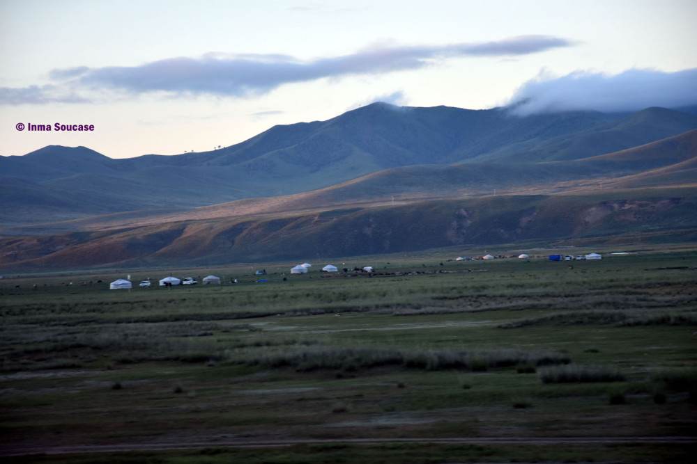 transiberiano-vistas-tren-paisaje-yurtas-ulan-bator-mongolia