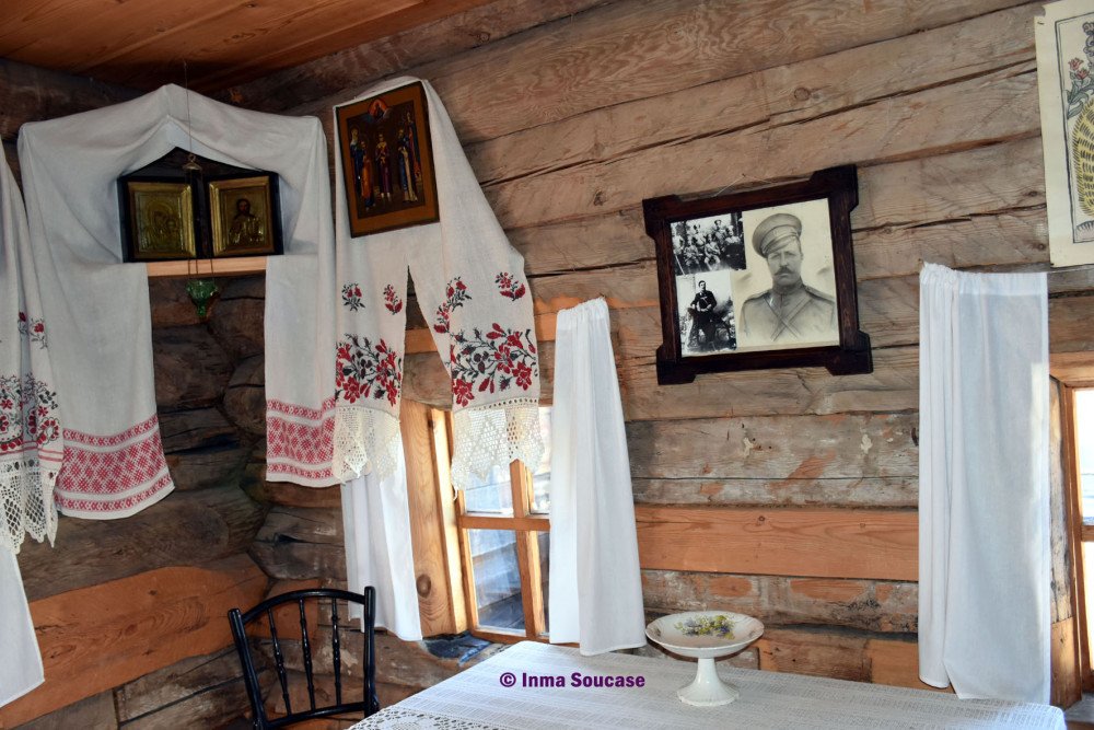 yodarma-village-museo-interior-casa-madera