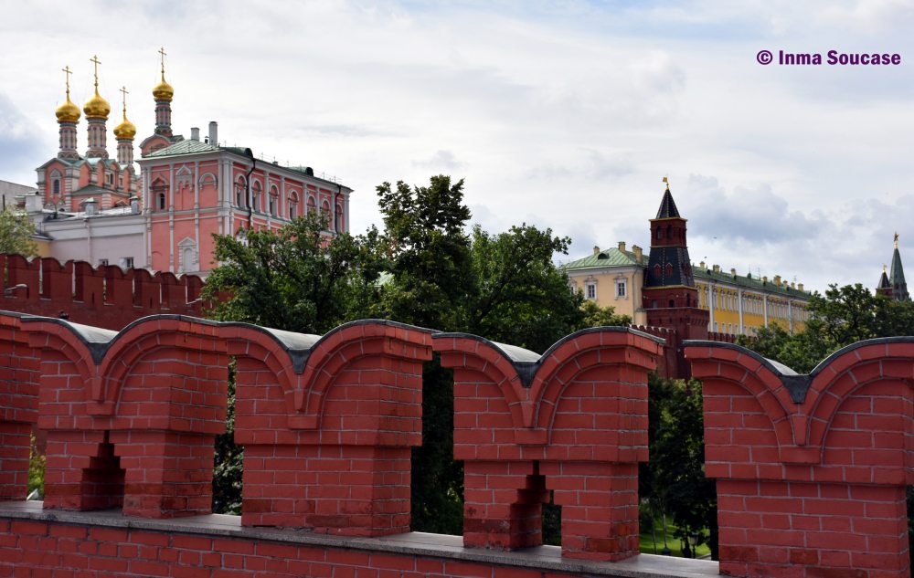 entrada-kremlin-moscu-muralla-colmenas