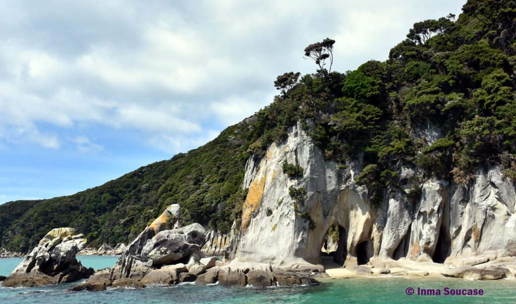 Parque Nacional Abel Tasman cueva piedra