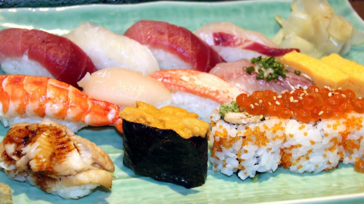 sushi, mercado Tsukiji, Tokio