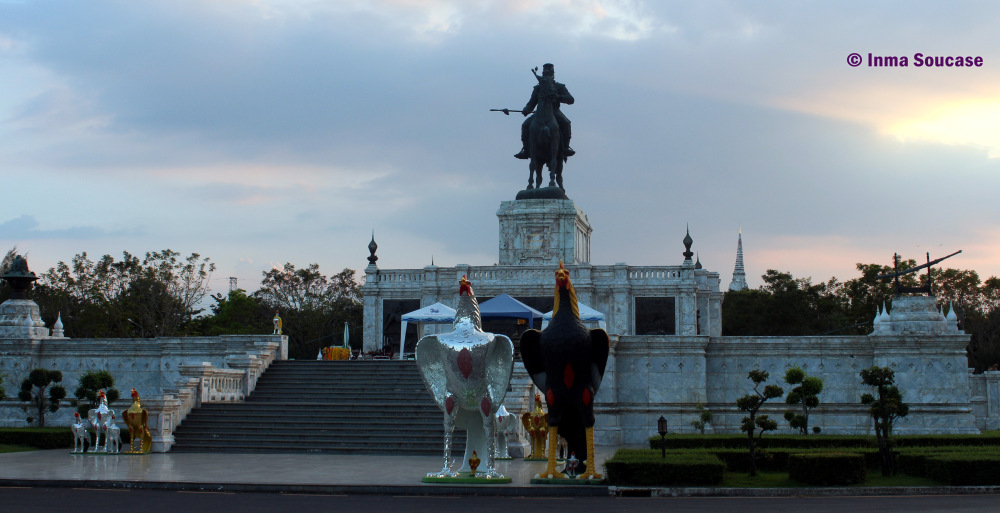 Monumento A Naresuan El Grande