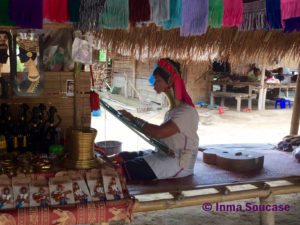 Tribu jirafa Karen Long Neck - mujer