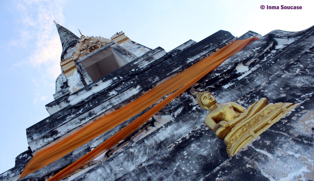 Wat Phu Khao Thong