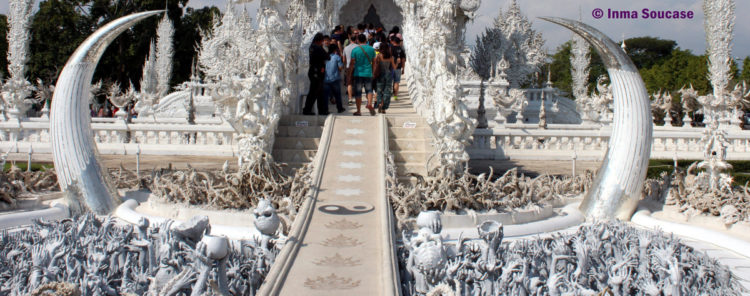 Wat Rong Khun entrada