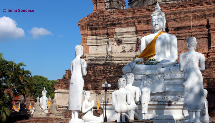 Wat Yai Chaya Mongkol - budas parte trasera