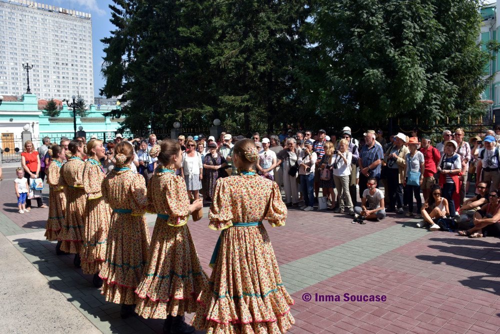 ceremonia-de-sal-y-pan-grupo-novosivirsk