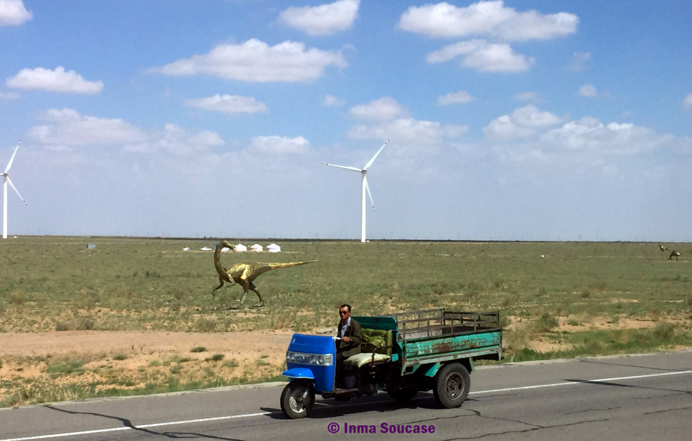 dinosaurio-carretera-china