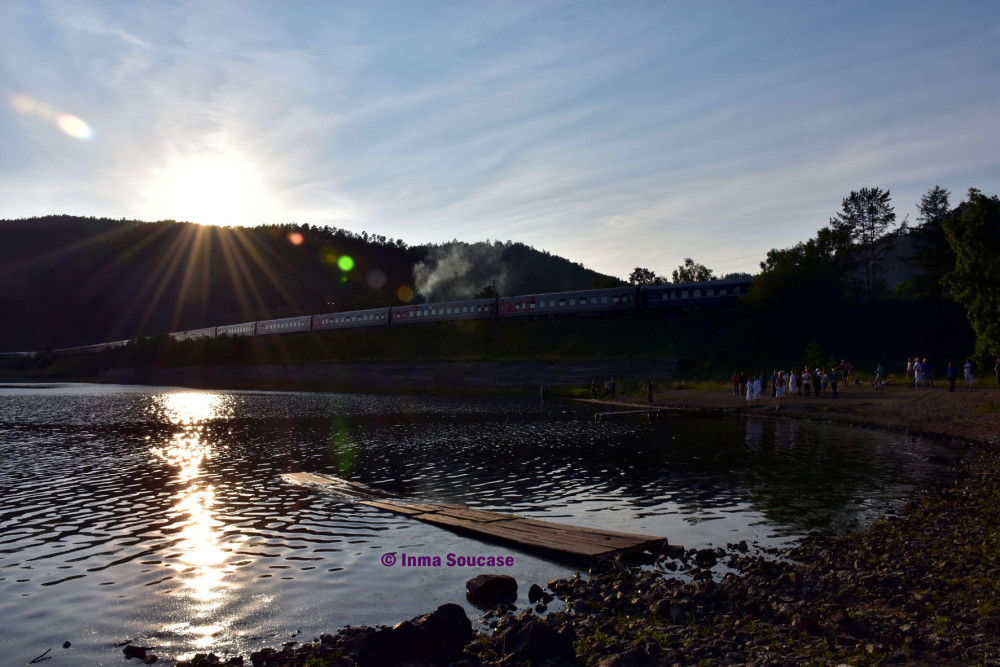 lago-baikal-tren-atardecer