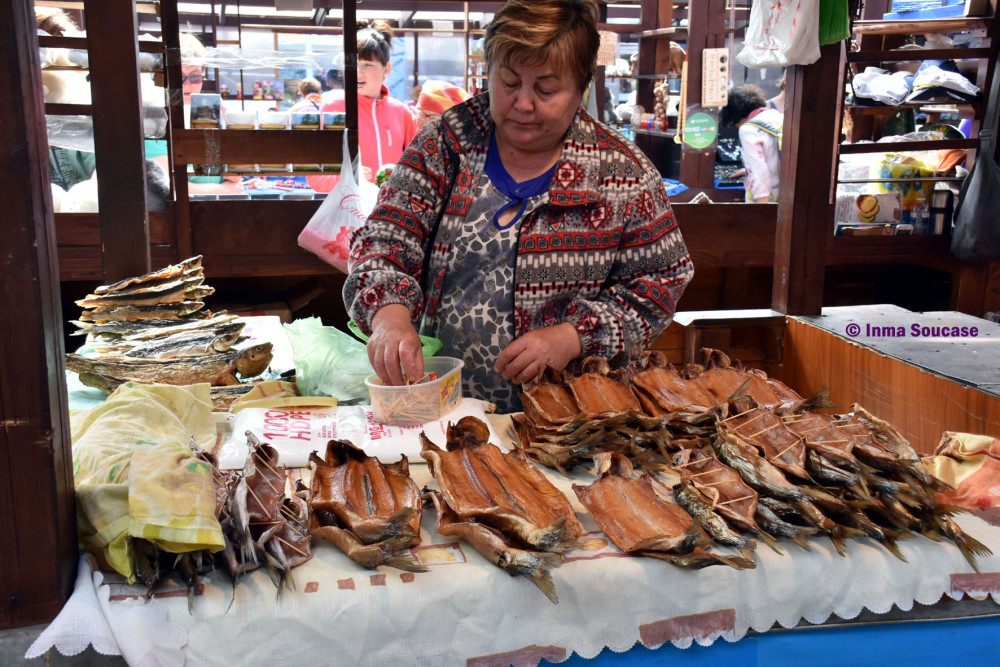 pescado-omul-mercado-lago-baikal-listvianka