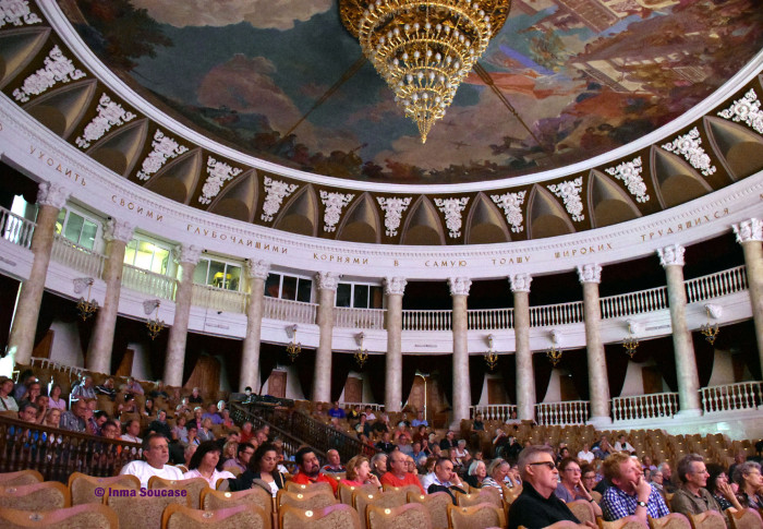 teatro-de-la-opera-y-el-ballet-interior-ulan-ude