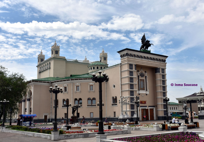 teatro-de-la-opera-y-el-ballet-ulan-ude