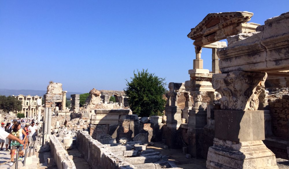 Templo de Adriano, Ruinas Efeso