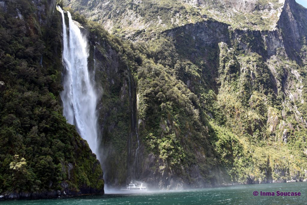 Milford Sound - cascada