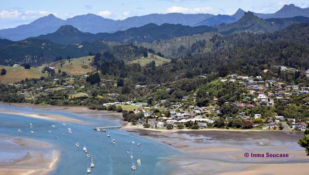 Monte Paku vistas Tairua barcos